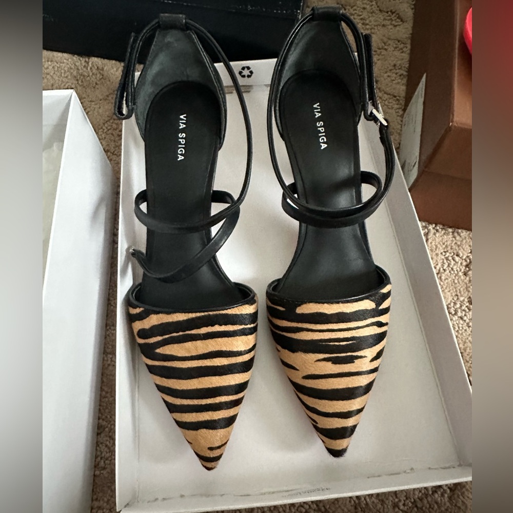 Via Spiga kitten heels animal tiger print